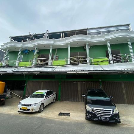 Reddoorz Plus Near Siloam Hospital Balikpapan Exterior foto