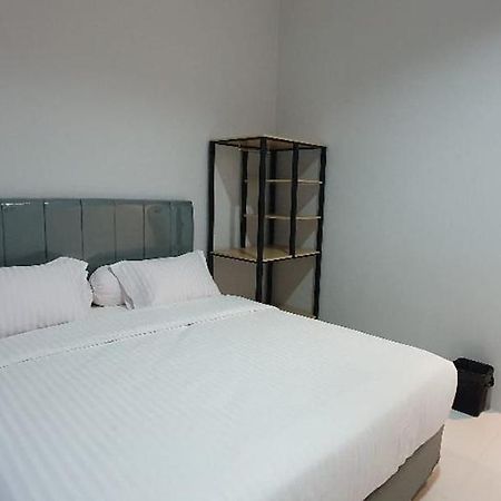 Reddoorz Plus Near Siloam Hospital Balikpapan Exterior foto