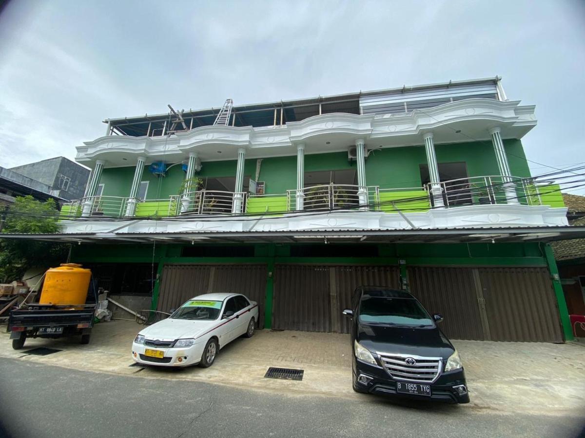 Reddoorz Plus Near Siloam Hospital Balikpapan Exterior foto