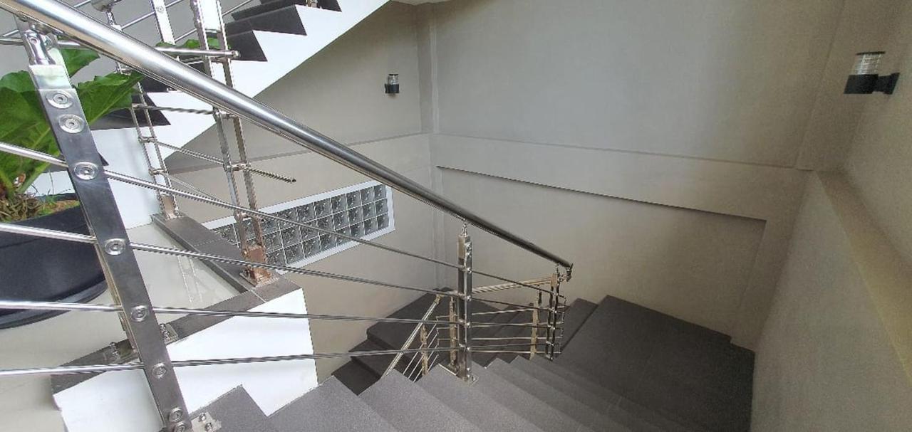 Reddoorz Plus Near Siloam Hospital Balikpapan Exterior foto